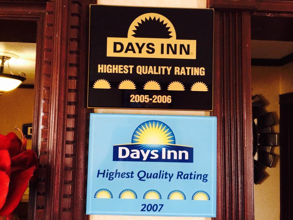 Days Inn By Wyndham Pratt エクステリア 写真