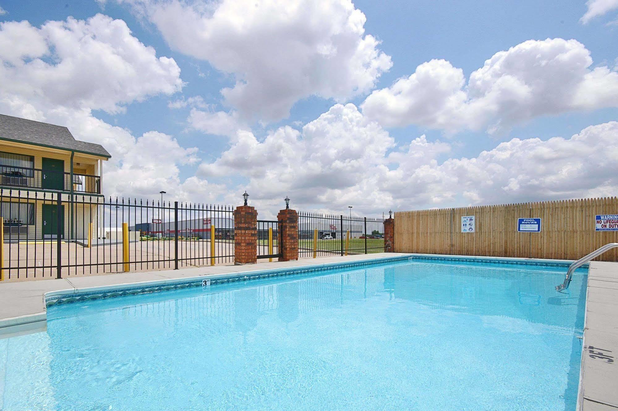 Days Inn By Wyndham Pratt 設備 写真
